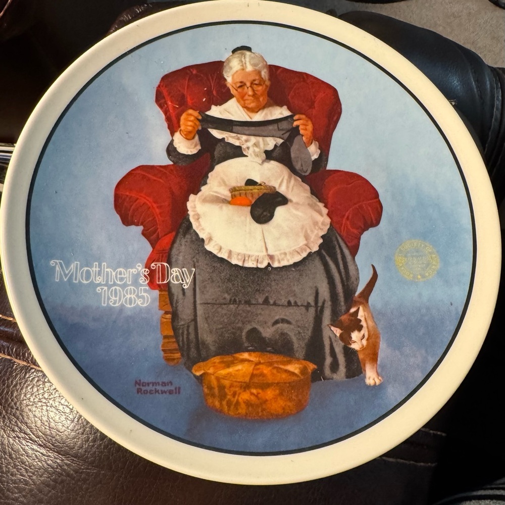 Knowles Mother's Day 1985 Collector Plate